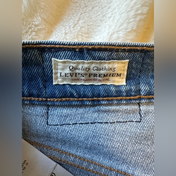 Levi’s 501® STRETCH SKINNY EMBROIDERED WOMEN'S JEANS - Picture 5 of 6